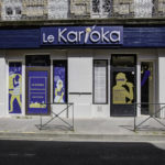 Façade rénovée du bar Karaoké le Karioka à Toulouse
